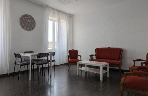 Mulhouse Apartamento | Le Thannois - appartement 2 chambres, salon, cuisine équipée, parking et wifi gratuit