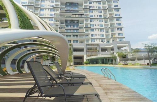 Bandar Puchong Jaya Apartamento | Le Thompson Puchong - beautiful pool