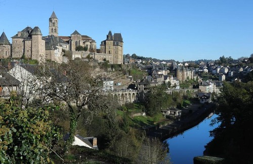 Uzerche Apartamento | Le trou dans le mur