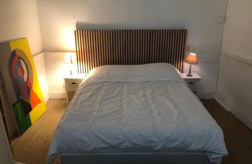 Aurillac Apartamento | Le Victor HUGO 1G et sa pizza offerte