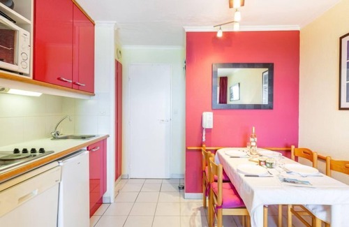 Cap Esterel Apartamento | Le Village (E1 214) by Interhome