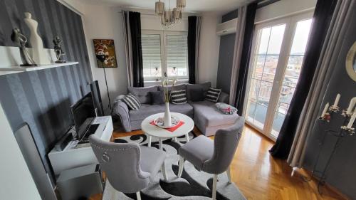 Cacak Apartamento | LEA-Lux Apartment