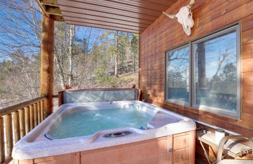 Lead Casa | Lead Cabin Rental with Private Hot Tub and Game Room!