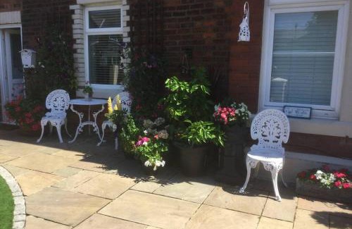 Lytham St. Anne's Apartamento | Leafy Lytham central Lovely ground floor 1 bedroom apartment with private garden In Lytham dog friendly