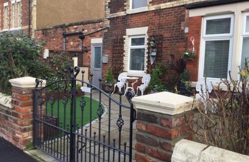 Lytham St. Anne's Apartamento | Leafy Lytham central Lovely ground floor 1 bedroom apartment with private garden In Lytham dog friendly