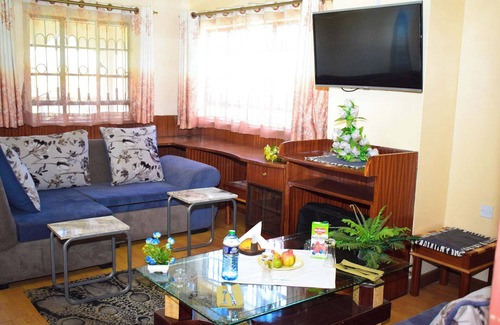 Nakuru Villa | Leafy Park Villa