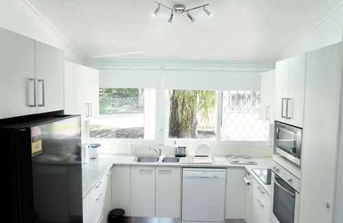 Ferny Hills Casa | Leafy peaceful 3 bedroom family friendly home for serene escape
