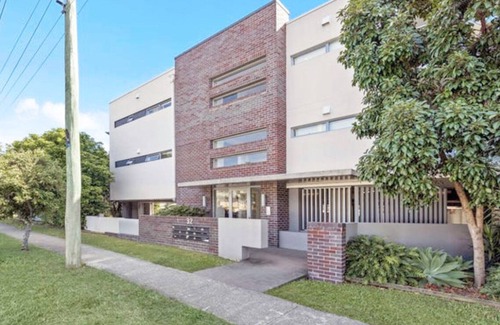 Morningside Apartamento | Leafy & Spacious Apt w/Balcony, Parking & 65" TV
