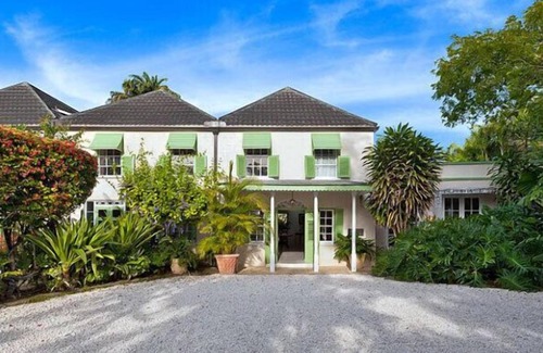 Little Battaleys Villa | Leamington House | Near Ocean - Located in Wonderful St. Peter with Private Pool