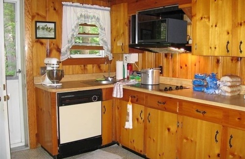 South Casco Cabaña | ¡Dejarlo todo atrás! Sebago Lake Area Cottage, Kayak, canoa y pescado, mascotas gratis!