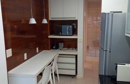 Leblon Apartamento | Leblon Único! Na Quadra da Praia