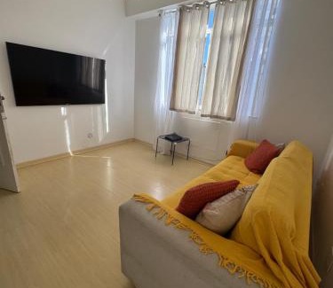Leblon Apartamento | Leblon, melhor localização, colado com a praia, melhores restaurantes e metrô