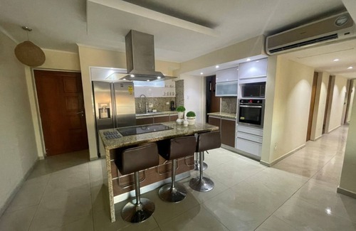 Lecheria Apartamento | Lechería, 3 hab , Piscina, 144mts², Playas
