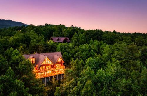 Pittman Center Chalet De Esquí | LeConte View - Lodge -Theater- September Deals-Views-GameRm-FirePit-HotTub