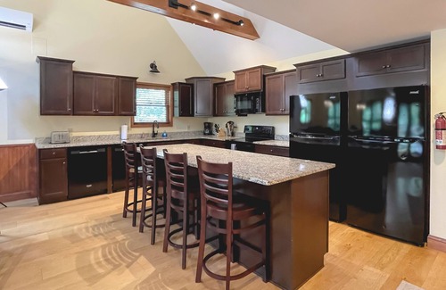 Lake Harmony Estates Chalet De Esquí | Ledgestone Lodge, Private Chalet for Large Group and Family Gatherings near JFBB