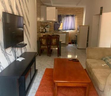 Brufut Apartamento | Lee's Apartment by Beach