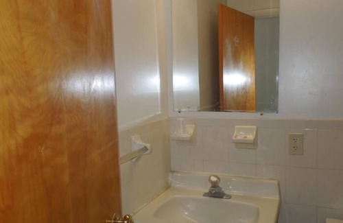 Edison Hotel | Lee's Motel