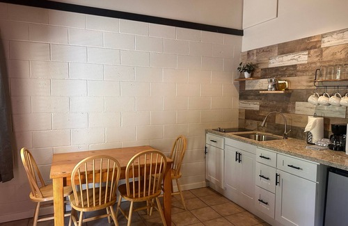 Lee Vining Hotel | Lee Vining Motel