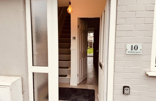 Leeds Casa | Leeds - 3 Bedrooms - 1Bathroom - Parking - WiFi