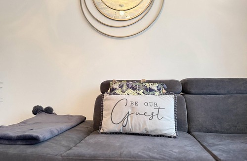 Leeds Casa | Leeds - 3 Bedrooms - 1Bathroom - Parking - WiFi