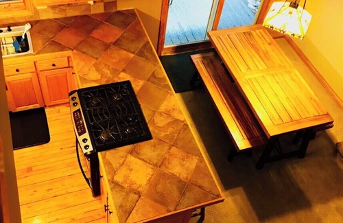 Traverse City Casa | Terapia Leelanau + (Bañera de hidromasaje aislada / nueva - Cerca de TC)