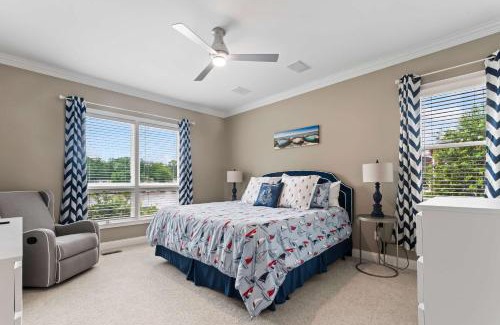 Southmont Casa | Leeloo's on the Lake - Sleeps 12
