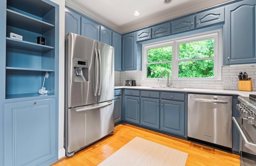 Southmont Casa | Leeloo's on the Lake – Gorgeous 4 BDR Sleeps 12 w/ Private Pool, Pet Friendly!