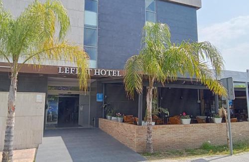 Sanlúcar la Mayor Hotel | Leflet Sanlucar