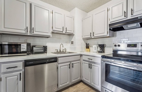 Richmond Apartamento | Legacy at Imperial Village 808 I 2 Bed 1 Bath