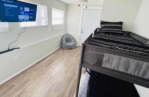 Forest Hills Casa | Legacy Aura Welcomes You Home