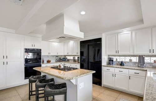 Green Valley Casa | Legacy GOLF Frontage LUXURY VIEW Home 5/3 Htd POOL/SPA BBQ,Firepit,10 min strip!
