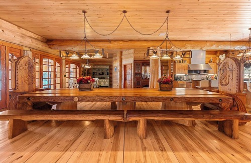 Heber Cabina | Legacy Lodge & Barn Retreat, Sleeps 42