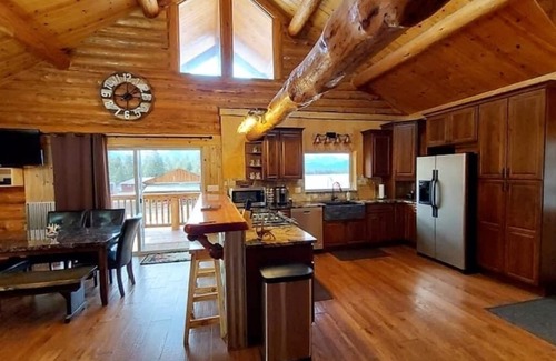 Libby Cabina | Legacy Lodge - Log Home Retreat - 5 bed 2 bath with stunning mountain views !!