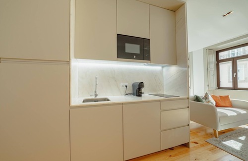 Lapa Apartamento | Legacy Oporto Design Apartment D by Vacationy