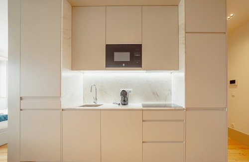 Lapa Apartamento | Legacy Oporto Design Apartment E by Vacationy