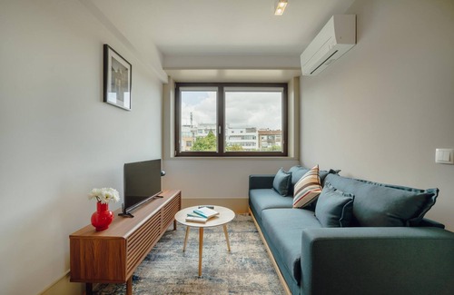 Lapa Apartamento | Legacy Oporto Design Apartment E by Vacationy