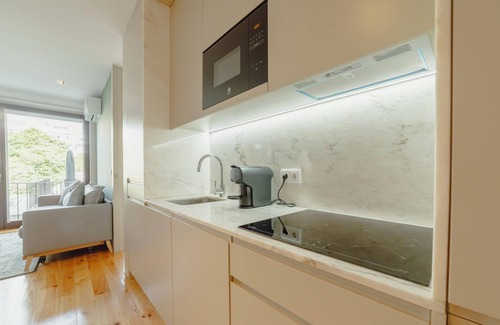 Lapa Apartamento | Legacy Oporto Premium Apartment C by Vacationy