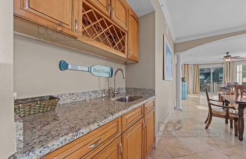 Gulfport Condominio | Legacy Tower One 1005 Overlooks the beautiful Gulf from the 4th floor!