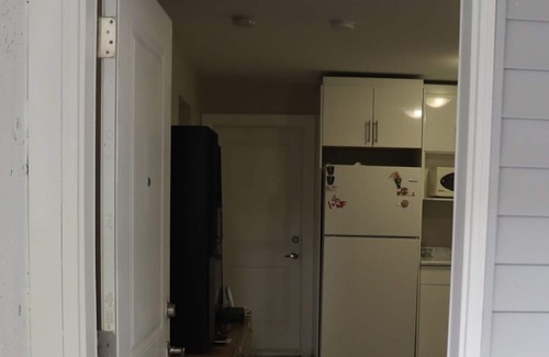 Fleetwood Casa | Legal basement suite - 2bdrm 1bath
