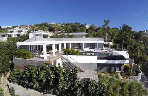 Lurín Villa | Lujosa villa de cinco dormitorios, decorada por el tema de las cinco marcas de lujo, Piscina climatizada de 14 pies de largo