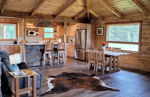 Wapiti Casa | Legg Ranch House 2 bed 2 bath close to Yellowstone