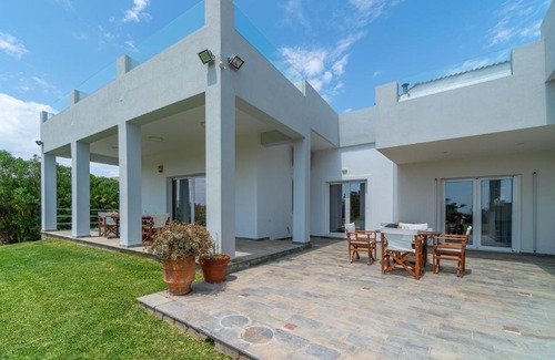 Legrena Casa | Legrena Beach House