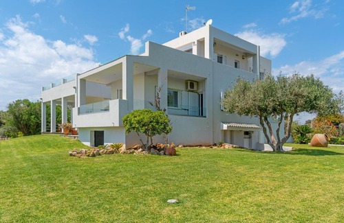 Legrena Casa | Legrena Beach House