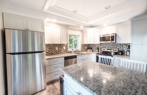 Leicester Casa | Leicester Lake Front Home, Come Relax!