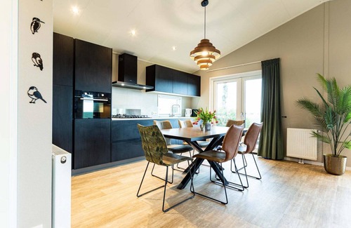 Berkhout Chalet De Esquí | ✓ Leijhoeve at Park Westerkogge ✓ Holiday home for 4 people ✓ Located in Berkhout (North Holland) ✓ Waterfront holiday resort ✓ Book directly at the resort