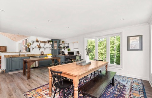 Franklin Casa | Leiper's Fork Home ❤️ Balcón al aire libre de 70 pies con vista al campo en 12 acres aislados