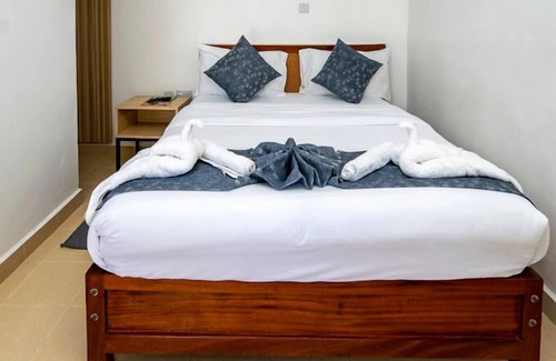Naivasha Hotel | Leisure Apex Resort Naivasha