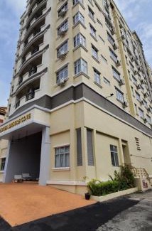 Tanjung Bungah Hotel | Leisure Cove Hotel and Apartments