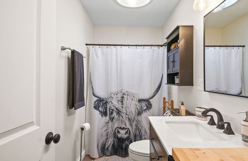Silver Lake Casa | Leisure Escape - updated cottage right in Silver Lake