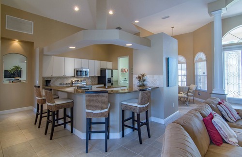 Yacht Club Villa | Vida de ocio en el Yacht Club, uno de los lugares más deseables de Cape Coral
